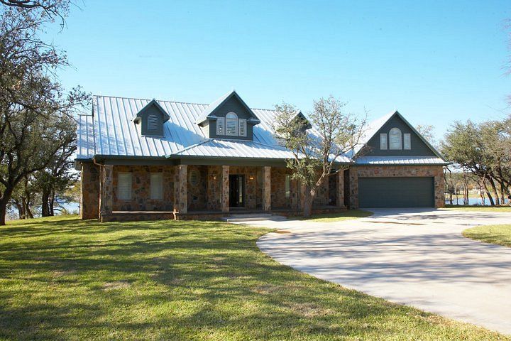 New Home by Bobby Wolfe Construction