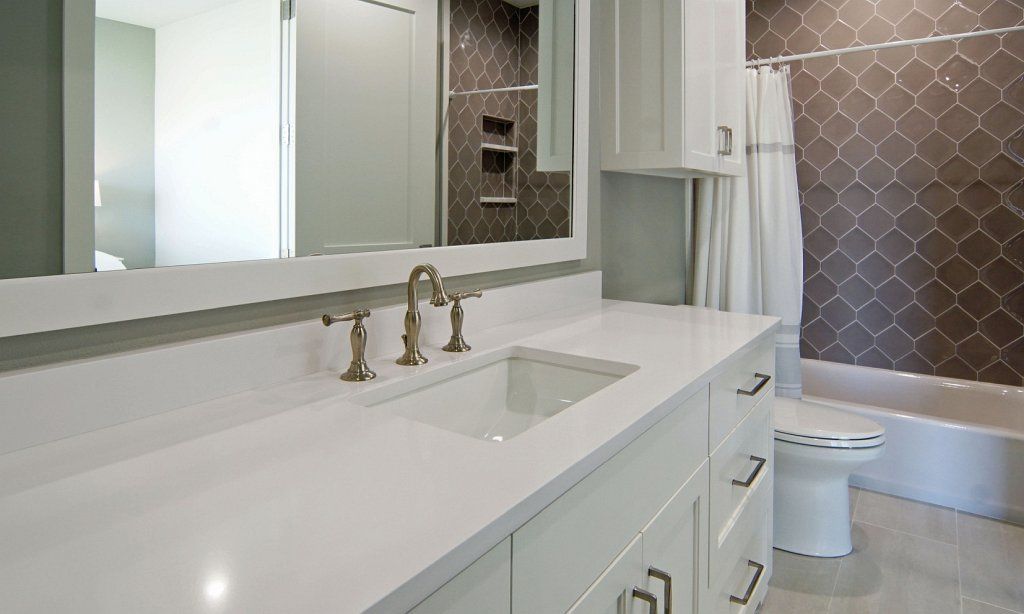 Guest bathroom, grey, brown and white